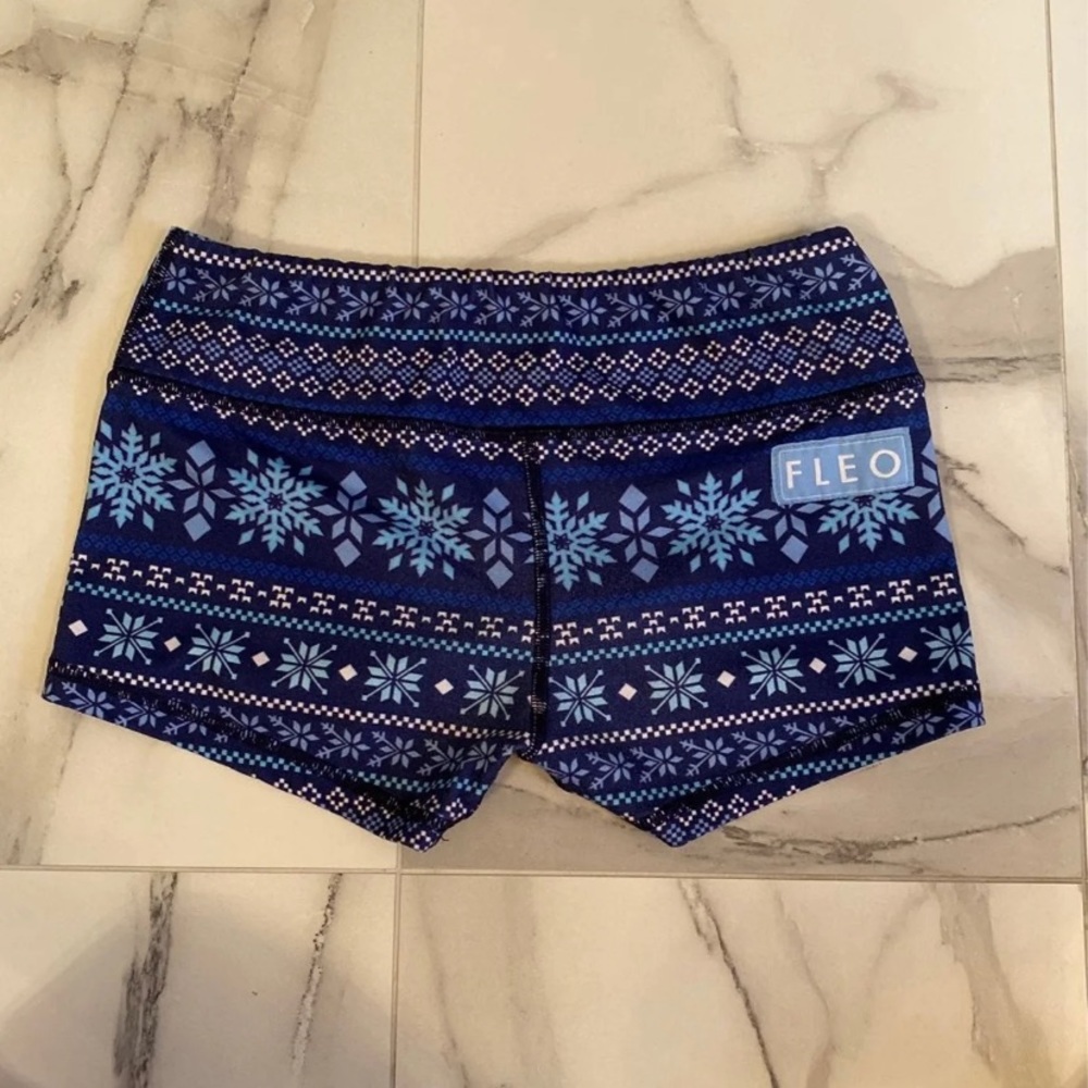 FLEO shorts, winter pattern, size small.